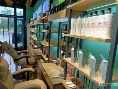 C7638店面转让 位于阜康市公园六号网红街临街