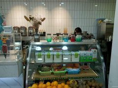 C7646店面转让 位于昌吉市中山路天河婚恋广场 空转也可