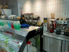 C7646店面转让 位于昌吉市中山路天河婚恋广场 空转也可