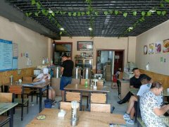 C7652店面转让 位于五家渠人民北路君豪公寓楼附近临街