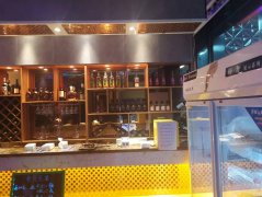 C7696米东区振兴中路法院对面