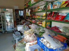 C7766位于绿洲南路新加坡花园西门小区临街店面转让