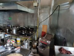 C7809位于昌吉市建设路与宁边东路交叉口临街店面转让