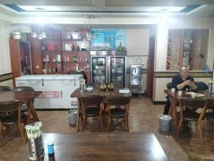 C7879位于昌吉米兰春天餐饮店转让