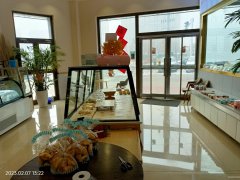 C7880位于昌吉市滨河北路临街店面转让