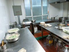 C7888位于昌吉市北京南路临街餐饮旺铺转让