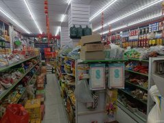 C7896火爆超市转让 米东区颐和花园三期小区大门口第一家