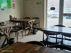 C7904位于昌吉市中山北路青岛花园二期临街餐饮旺铺转让