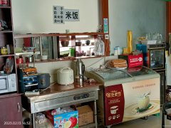 C7904位于昌吉市中山北路青岛花园二期临街餐饮旺铺转让