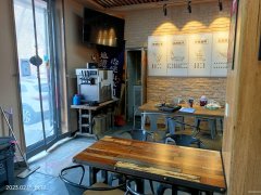 C7911位于昌吉市青年北路临街店面转让