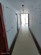 C7923位于昌吉市长宁南路领创大厦15楼写字间对外出租