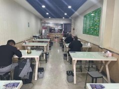 C7935位于乌市南湖路劳动街绿苑三巷85平饭馆转让