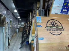 C7956位于昌吉市青年南路华中美地小区临街80平店面转让
