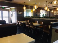 C7972位于昌吉北京路原东方酒店对面岐山臊子面2个档口出租