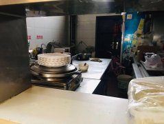 C7972位于昌吉北京路原东方酒店对面岐山臊子面2个档口出租