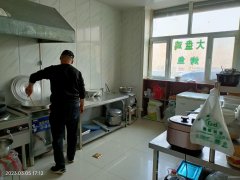 C8007位于昌吉市石河子西路嘉顺小区临街70平店面转让