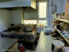 C8008位于昌吉市宁边西路滨湖河新城小区临街40平店面转让