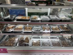 C8009位于昌吉红旗路环宇世纪城60平卤店转让