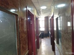 C8015位于昌吉市一品尚都小区临街147平门面出售