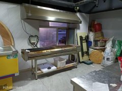 C8038位于奇台县蒲京丽苑小区临街310平店面转让