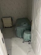 C8040位于昌吉长宁路克丽缇娜100平美容店低价转让