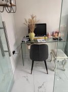 C8040位于昌吉长宁路克丽缇娜100平美容店低价转让