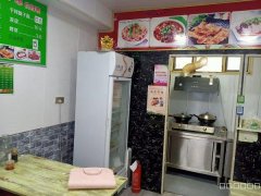 C8050位于汇嘉时代生活广场统一商城西侧路口第一家25平面