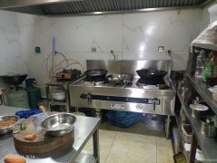 C8058位于昌吉市净化路岐峰农贸附近临街85平店面转让