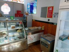 C8075位于昌吉市长宁南路亚中饮食街100平店面转让