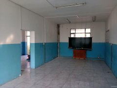 C8083位于昌吉市建设路十三号北临街四楼两套商铺出租