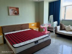 C8084位于奇台县东关街附近临街2600平店面转让