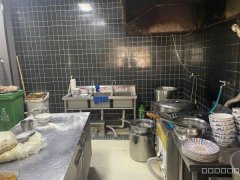 C8095头屯河工业园美食街105平餐厅转让