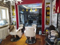 C8098昌吉中医院旁92平美发店转让