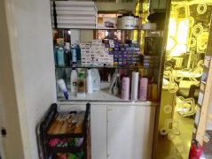 C8098昌吉中医院旁92平美发店转让