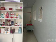 C8107位于昌吉世纪花园门口旁57平旺铺空转