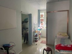 C8107位于昌吉世纪花园门口旁57平旺铺空转