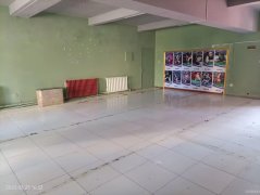 C8113位于五家渠市商业街三楼148平店面出租