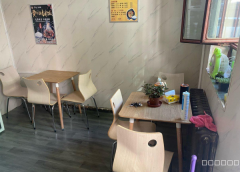 C8115位于昌吉市长宁南路亚中小区内30平店铺转让