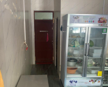 C8115位于昌吉市长宁南路亚中小区内30平店铺转让