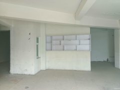 C8139位于阜康市水榭花都小区门口临街180平店面出租