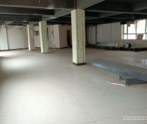 C8149位于阜康市水榭花都小区门口临街店面出租