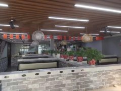 C8155位于奇台县蒲京丽苑小区附近临街260平店面转让