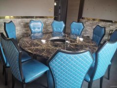 C8155位于奇台县蒲京丽苑小区附近临街260平店面转让