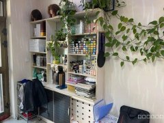 C8165位于昌吉青年路宇逸家园30平理发店营业中转让