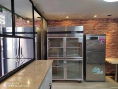 C8175位于昌吉市中山路天河婚恋广场内30平店面转让