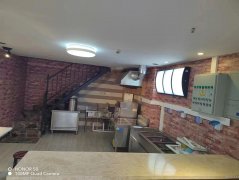 C8175位于昌吉市中山路天河婚恋广场内30平店面转让