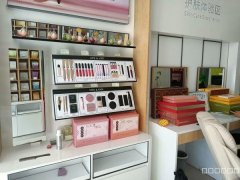 C8188位于奇台县健康西路地税局对面临街60平店面转让