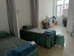 C8188位于奇台县健康西路地税局对面临街60平店面转让