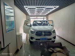 C8213位于吉木萨尔龙壹华庭小区临街100平店面转让