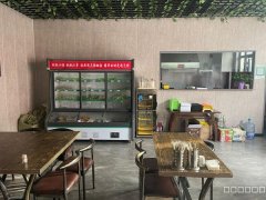 C8219位于昌吉青年壹号70平烧烤店转让